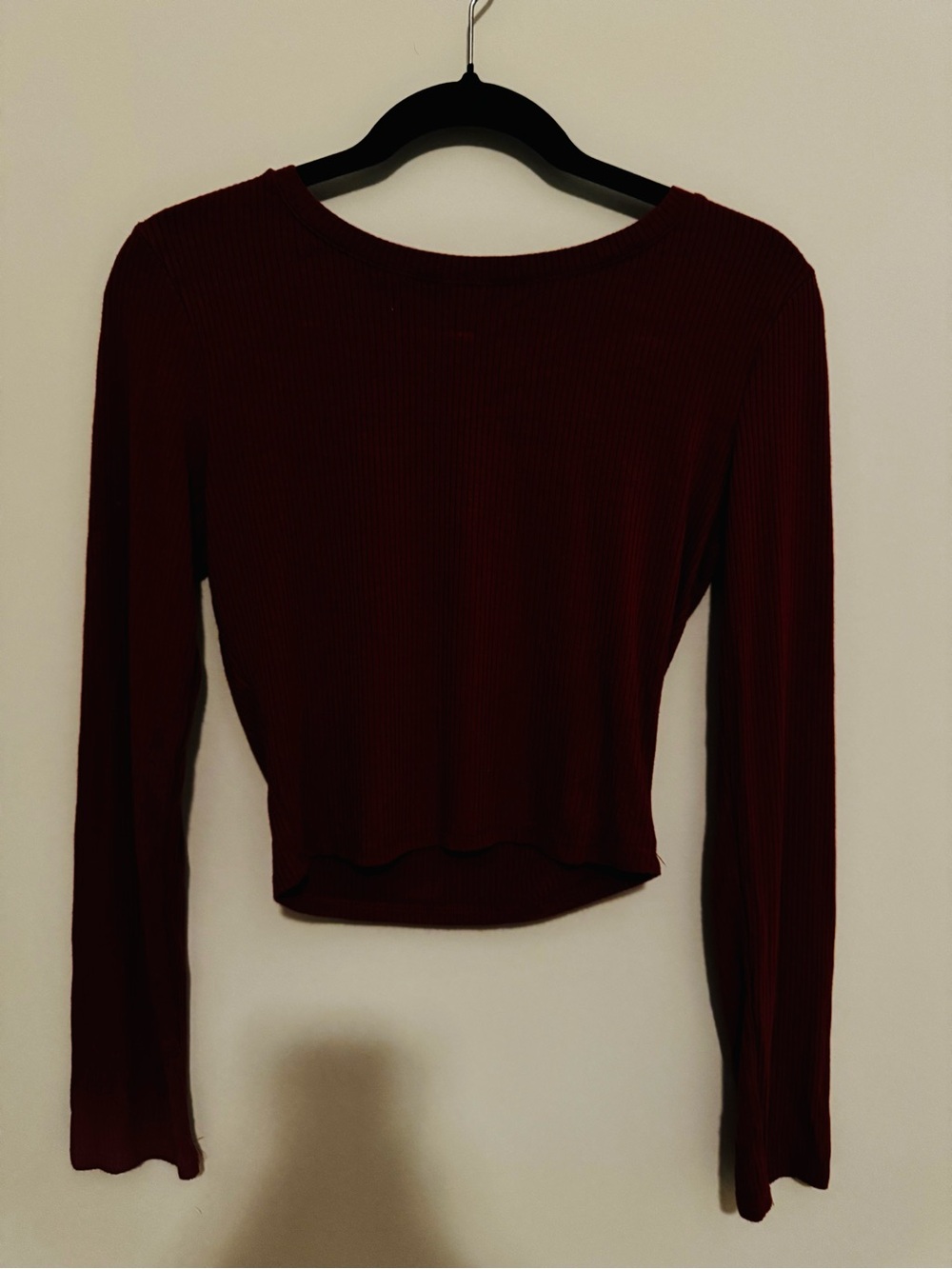 Bozzolo Ribbed Long-Sleeve Crop Top in Burgundy